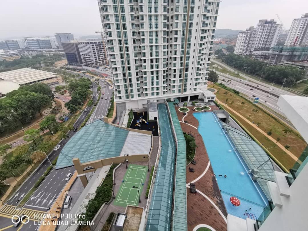 Shaftsbury Putrajaya At Alamanda Mall Apartment Luaran gambar