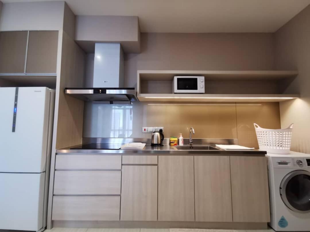 Shaftsbury Putrajaya At Alamanda Mall Apartment Luaran gambar