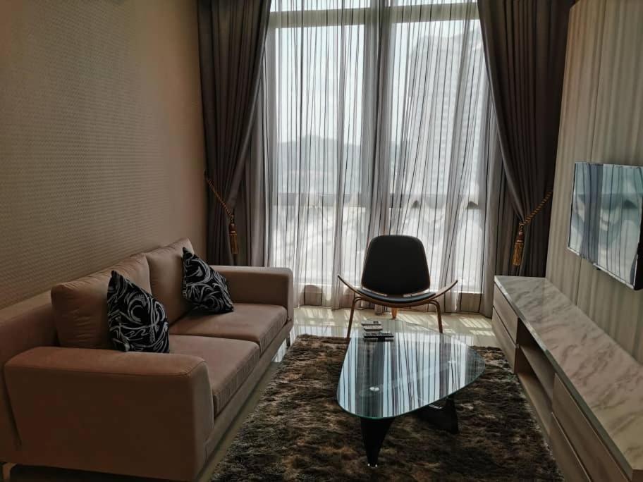 Shaftsbury Putrajaya At Alamanda Mall Apartment Luaran gambar